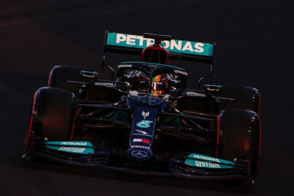 Grand Prix d'Arabie saoudite, EL1 : Hamilton d'un souffle devant Verstappen