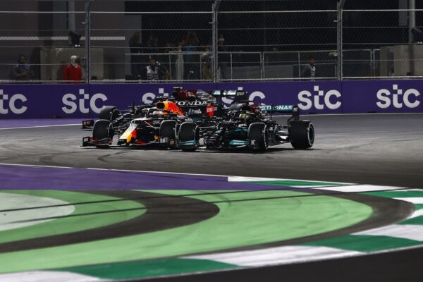 Grand Prix d'Arabie saoudite : Hamilton s'impose d'un bazar organisé