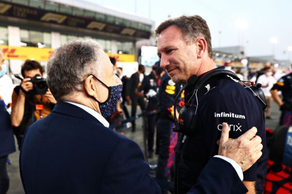 La FIA met en garde Verstappen et Hamilton d'un comportement antisportif