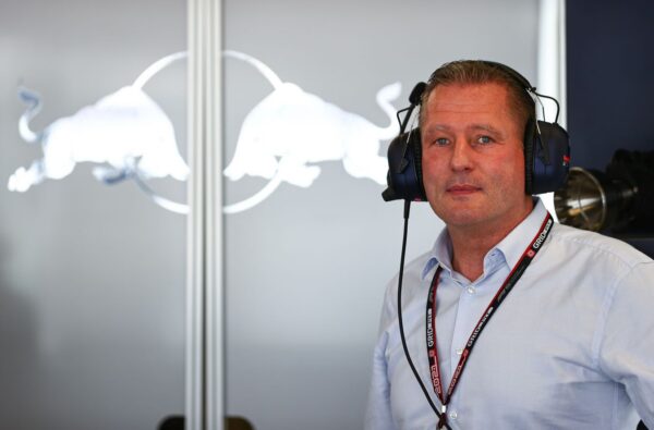 Jos Verstappen exclut des discussions avec Mercedes