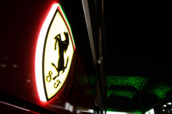 Ferrari fait un don d'un million d'euros pour soutenir l'Ukraine