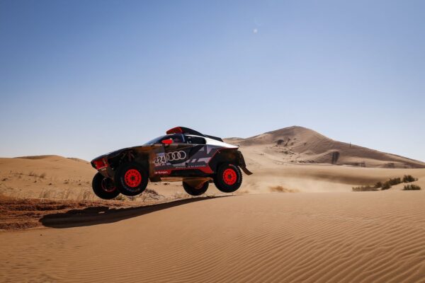 Dakar 2022, S8 : la victoire pour Ekström, Loeb prive Audi d'un triplé
