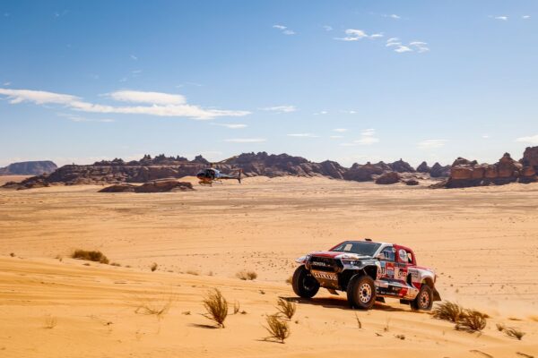 Dakar 2022, S9 : De Villiers s'impose pour un triplé Toyota !