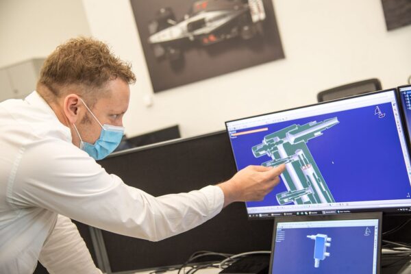Mercedes F1 et Red Bull Racing trouvent un accord pour Ben Hodgkinson