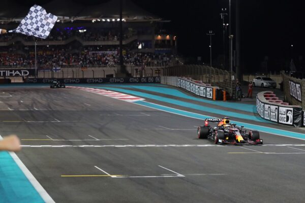 Un tour de plus à Abu Dhabi aurait coûté le titre à Verstappen