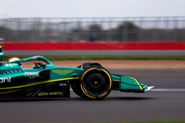 Aston Martin détaille l'impact des nouveaux pneus 18"