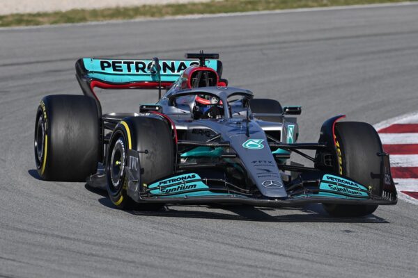Mercedes dans le bon rythme mais cherche encore de l'équilibre