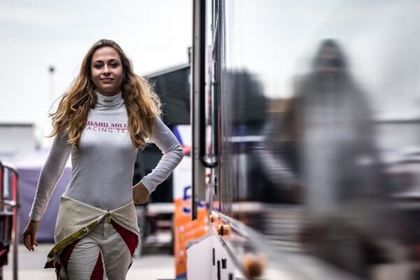 Flörsch tacle l'hypocrisie de l'inclusion des femmes en sport auto