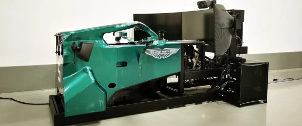 Vettel dispose d'un simulateur Aston Martin F1 chez lui