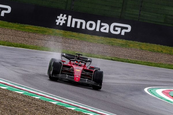 Émilie-Romagne, EL1 : Leclerc et Ferrari à l'aise sous la pluie