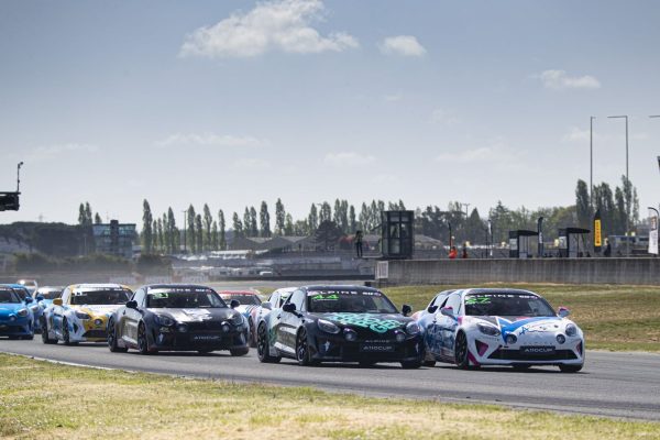 Plateau record pour l'Alpine Elf Europa Cup à Nogaro