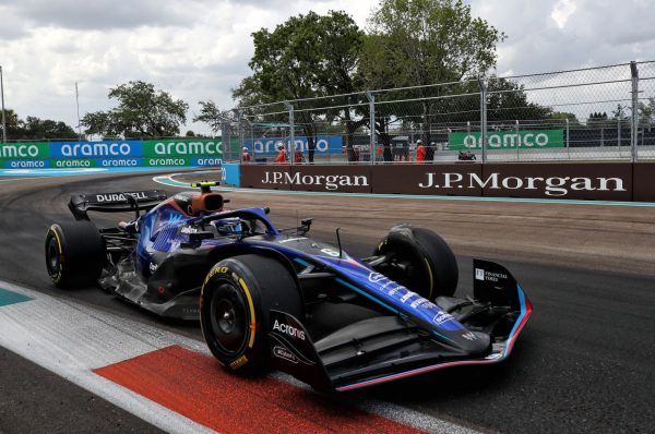 Williams défend Latifi qui conservera son volant en 2022