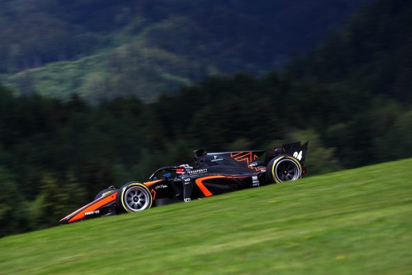 Frederik Vesti en pole position à Spielberg en FIA F2
