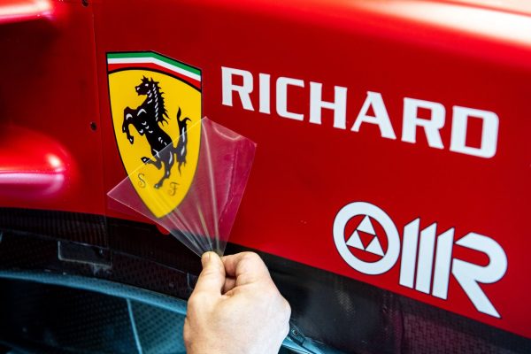 Les Ferrari avec le logo de 1932 en Autriche