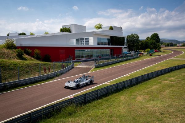 La Ferrari Hypercar LMH était en piste à Fiorano aujourd'hui