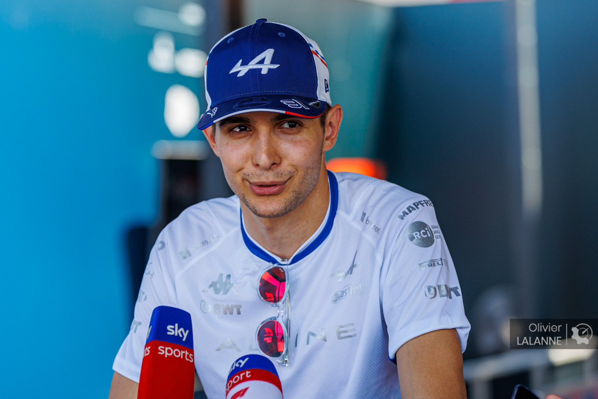 Esteban Ocon lors des interviews au Grand Prix de France 2022