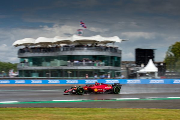 Grande-Bretagne, Qualifs : première pole pour Sainz !