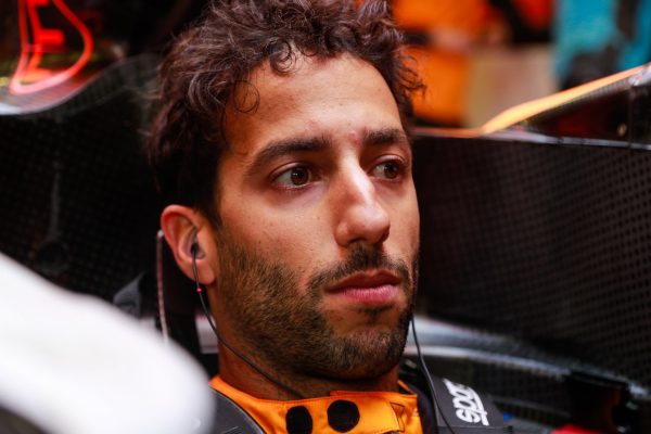 Au centre des rumeurs, Ricciardo prend la parole