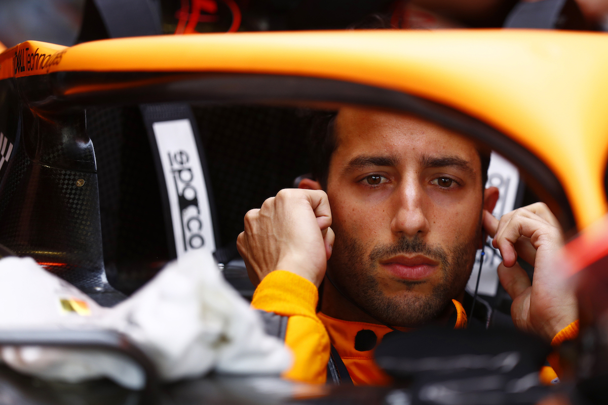 Daniel Ricciardo, McLaren, dans le cockpit