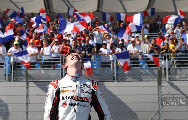 Théo Pourchaire sur le podium à domicile