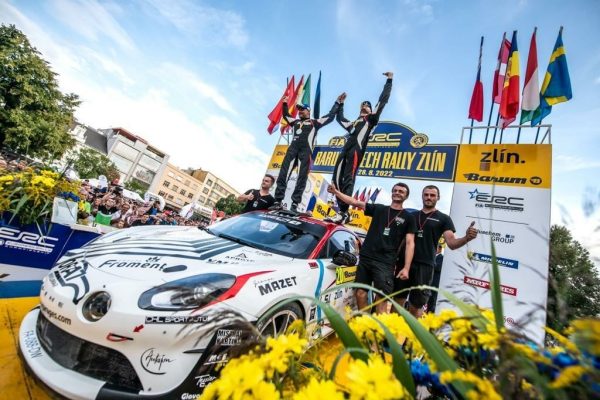 Alpine et le duo Astier/Vauclare décrochent la Coupe FIA R-GT