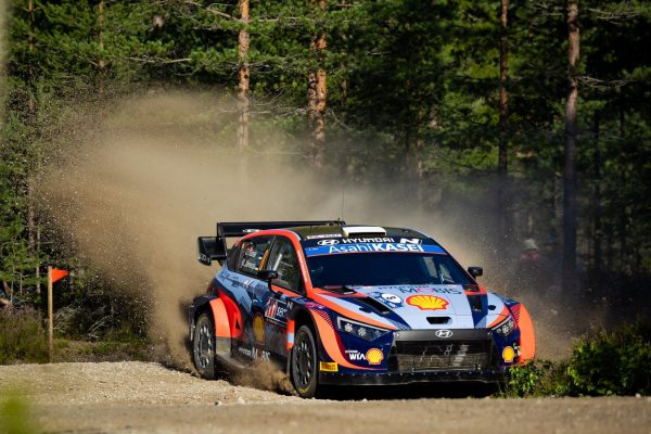 Finlande, J1 : Tänak leader, Lappi se rapproche