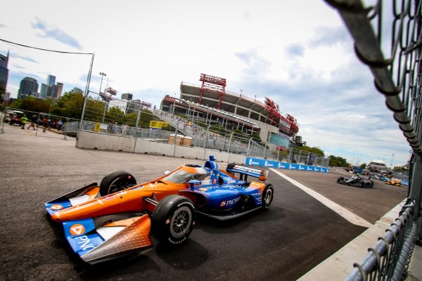 Nashville : Dixon enlève une course folle après 6 arrêts aux stands