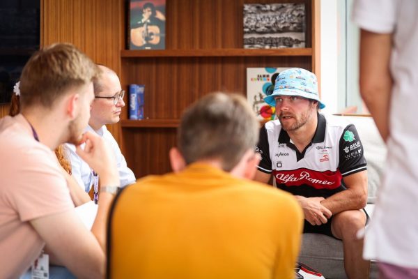 Zhou, "un bon élément pour l'équipe" selon Bottas