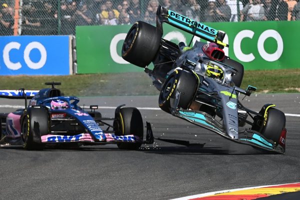 Alonso fustige Hamilton, ce dernier reconnait son erreur
