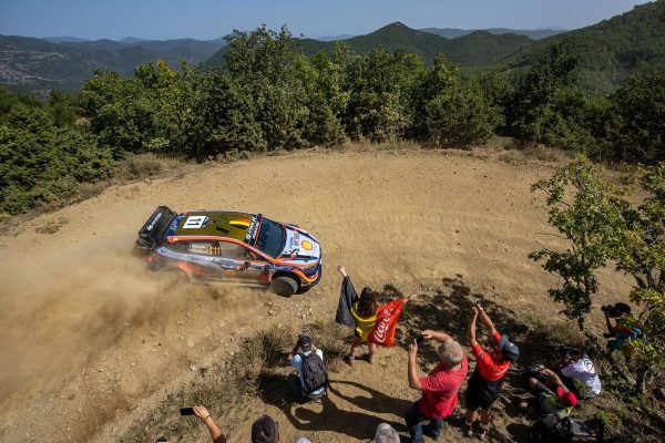 Acropole, J2 : Neuville emmène un triplé Hyundai, Loubet 5e !