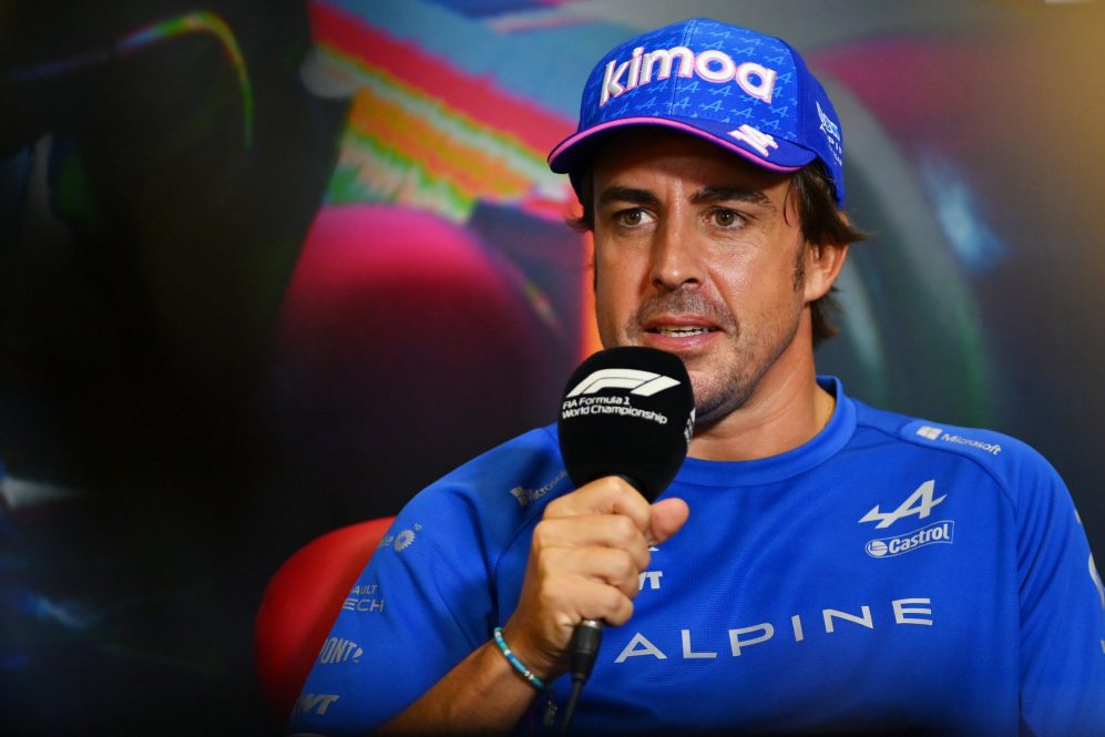 Portrait de Fernando Alonso en conférence pilote