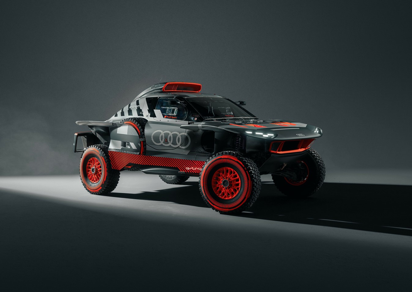 Le buggy Audi RS Q e-tron E2 en photo studio