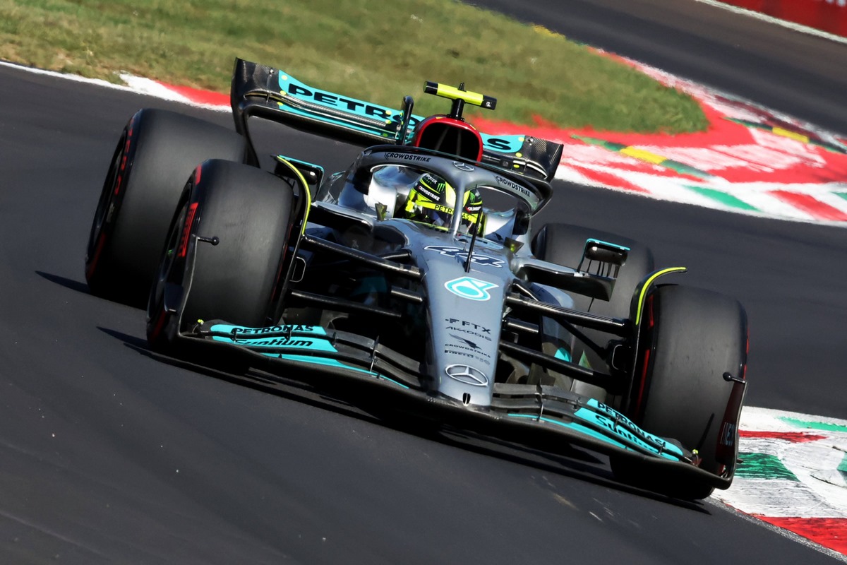 Lewis Hamilton en piste lors du Grand Prix d'Italie 2022