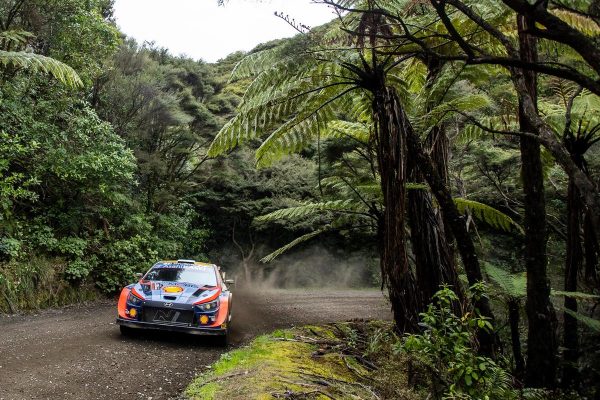 Nouvelle-Zélande, J1 : Tänak leader d'un souffle devant Evans