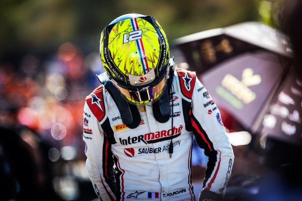 Week-end difficile pour Théo Pourchaire en FIA F2