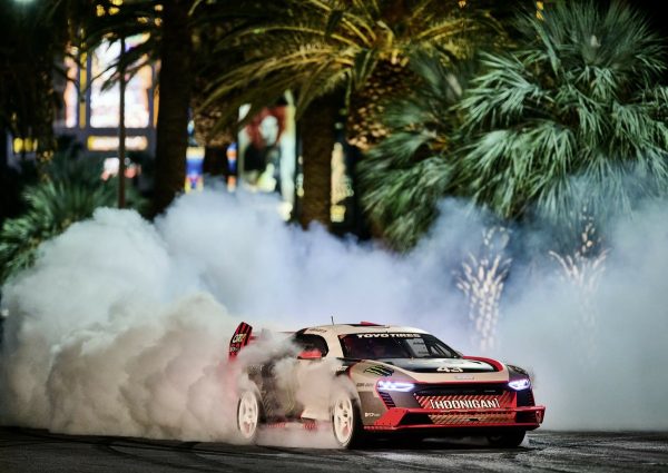 Ken Block a dévoilé "Electrikhana", le drift avec la S1 Hoonitron