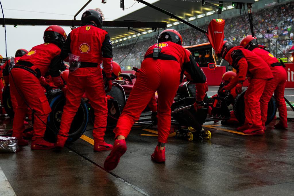 L'arrêt aux stands chez Ferrari au Grand Prix du Japon 2022