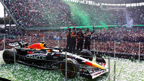 Horner encense Verstappen qui fait une saison parfaite