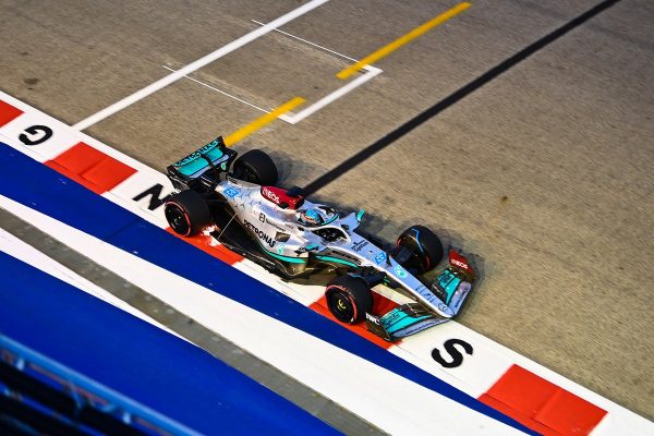Russell s'élancera bon dernier à Singapour
