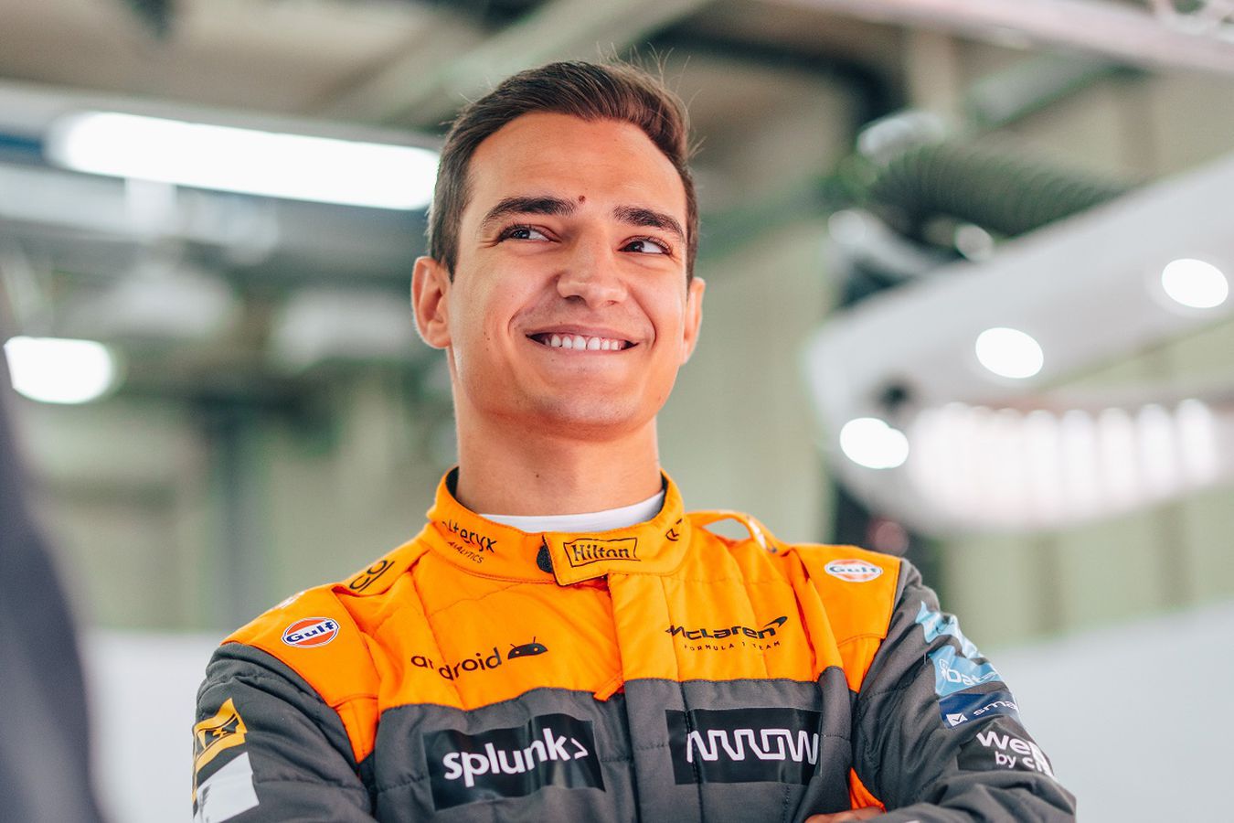 Portrait de Alex Palou en combinaison McLaren