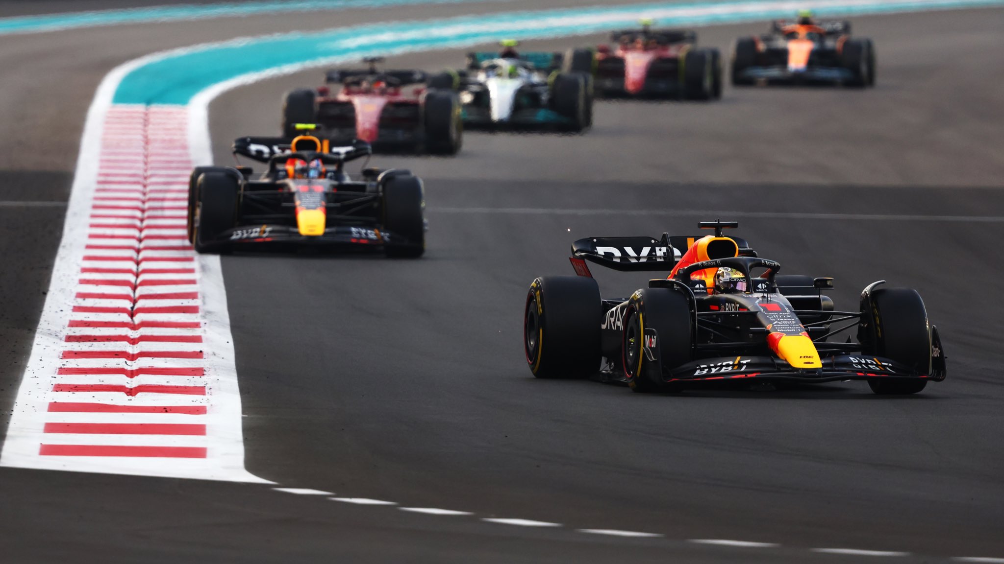 Les Red Bull mènent le GP d'Abu Dhabi 2022