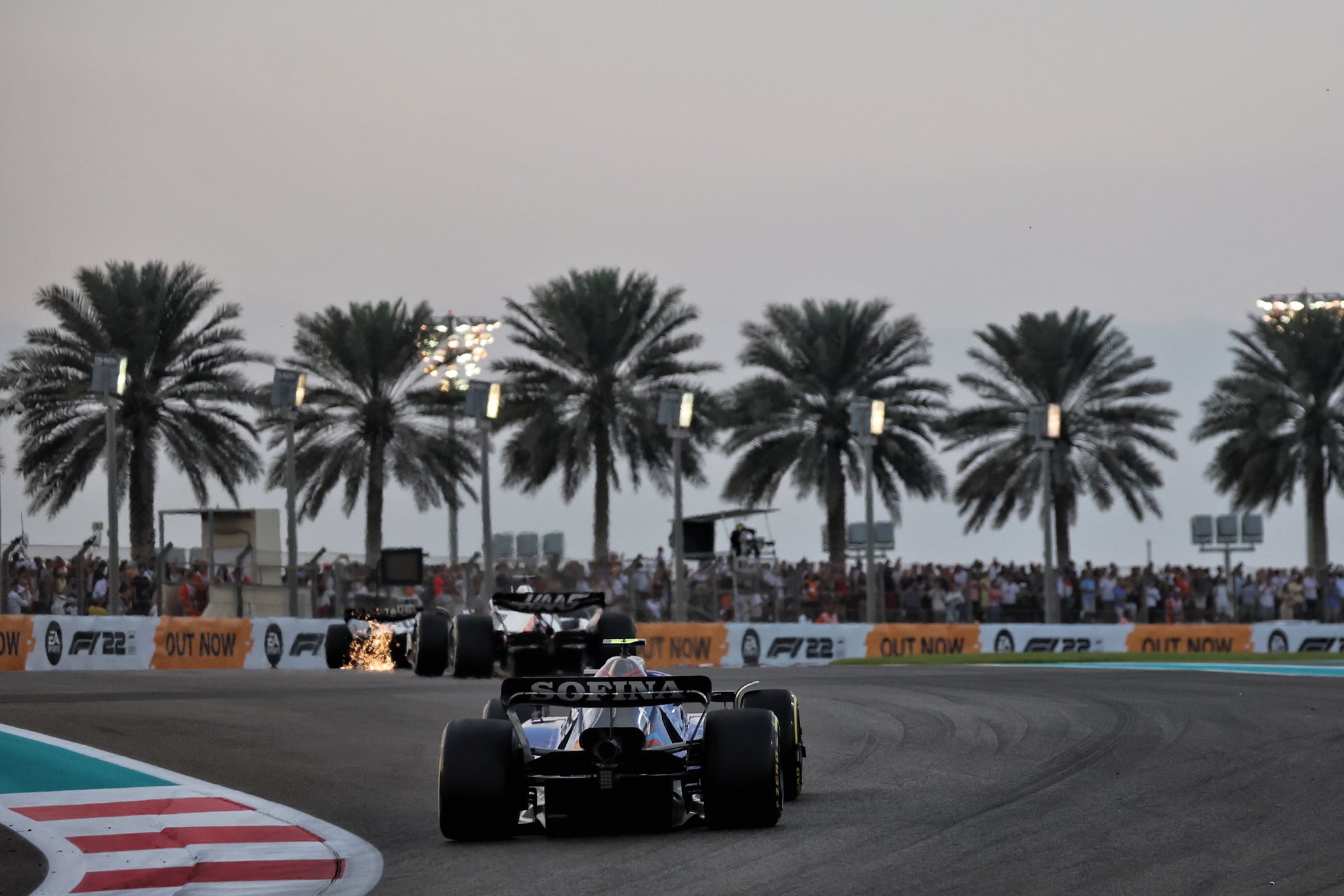 La Williams dans le peloton au GP d'Abu Dhabi 2022