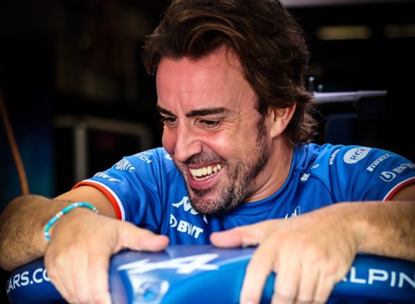 Fernando Alonso visera le titre avec Aston Martin en 2023