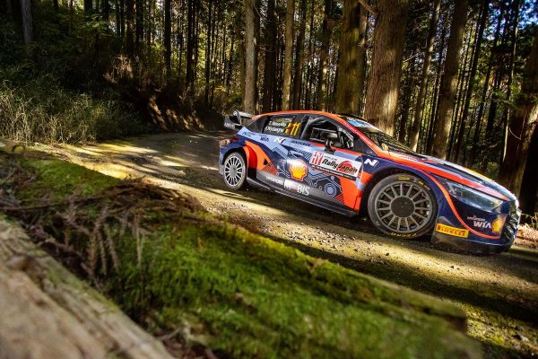 Japon, Etape 2 : Neuville s'offre les commandes du rallye