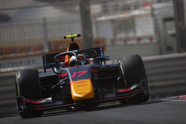 Ayumu Iwasa en pole position en FIA F2 à Abu Dhabi