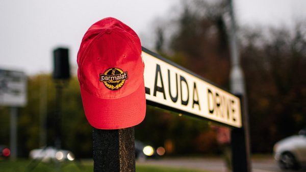 A Brackley, Mercedes renomme une allée en hommage à Niki Lauda