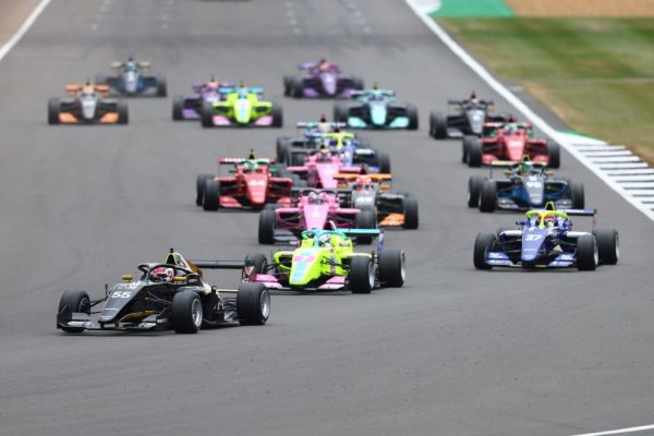 F1 Academy, la discipline pour promouvoir les pilotes féminines