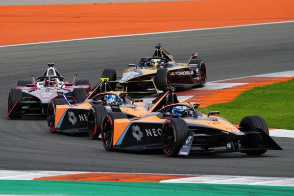 Valencia, Test : Hughes s'impose dans une course simulée