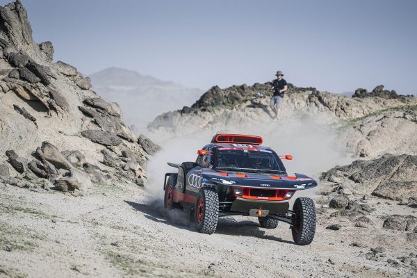 Dakar 2023, Prologue : Ekström s'impose devant Loeb