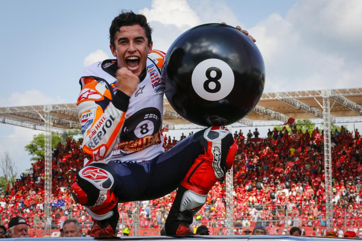 Marc Marquez qui celebre son titre en MotoGP en 2019